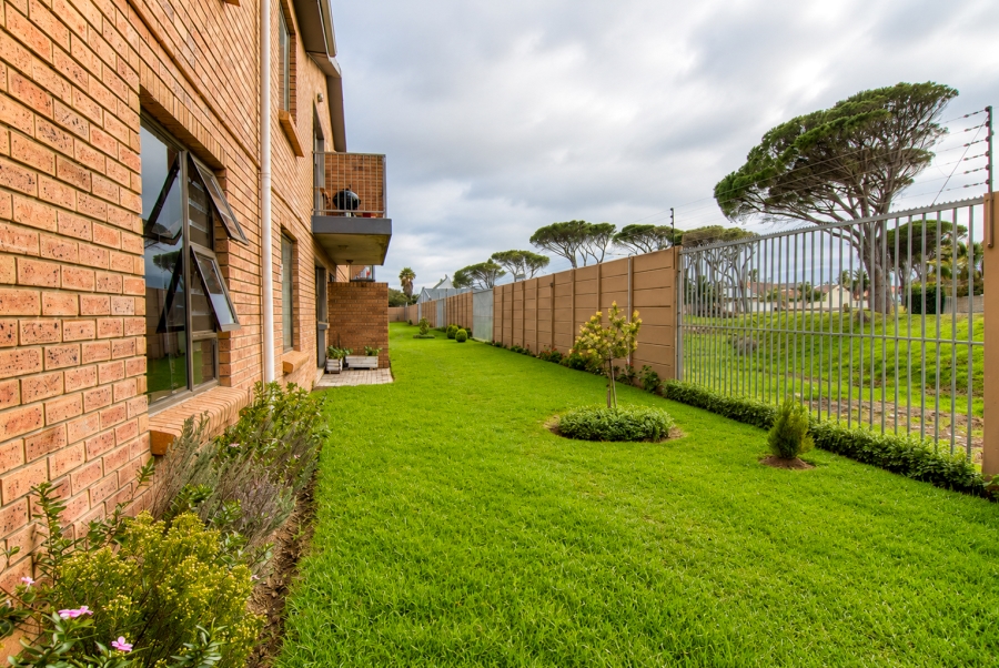 2 Bedroom Property for Sale in Sea Breeze Western Cape